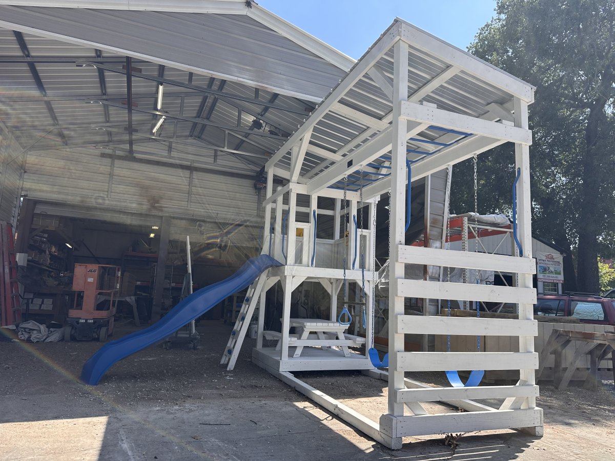 5x15 Deluxe Playset With Monkey bars  - photo 4